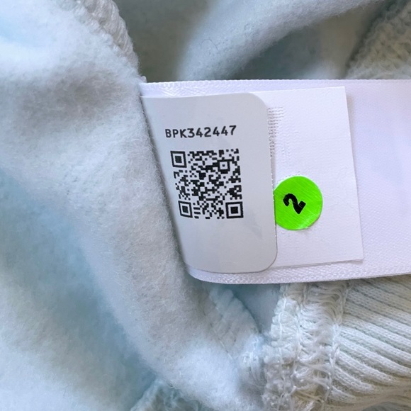 The North Face Women’s 80/20 Half Dome Pullover Hoodie - Picture 5 of 6